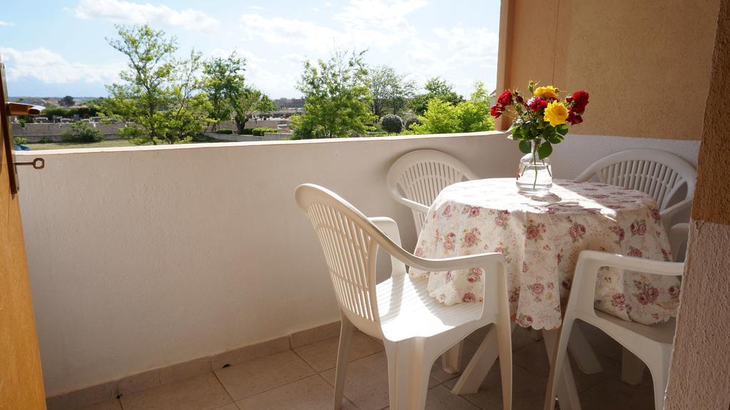 Apartments Red Rose Nin Exterior foto